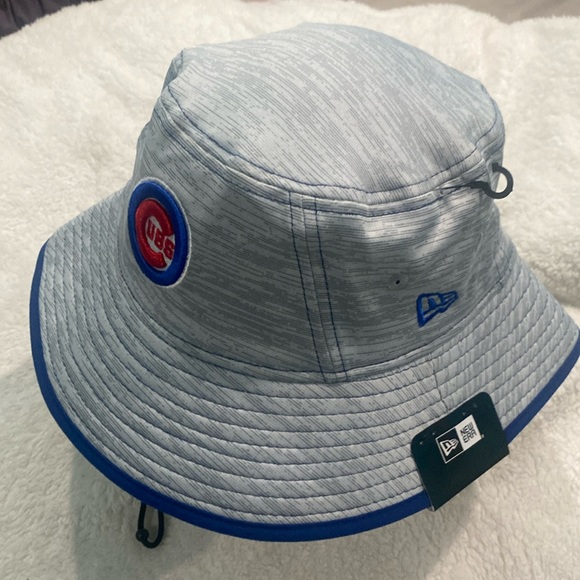 New Era⚾️ Chicago Cubs Training Bucket Hat Gray/Royal Blue Trim OSFM - Picture 2 of 8